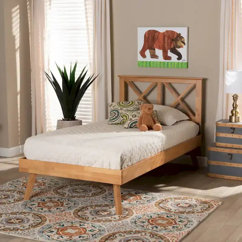 Modernes Podestbett aus braun lackiertem Holz