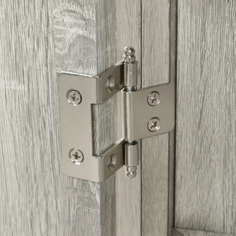 Weißer dreieckiger Badezimmerschrank mit verstellbaren Einlegeböden – 17,2B x 17,2T x 31,5H